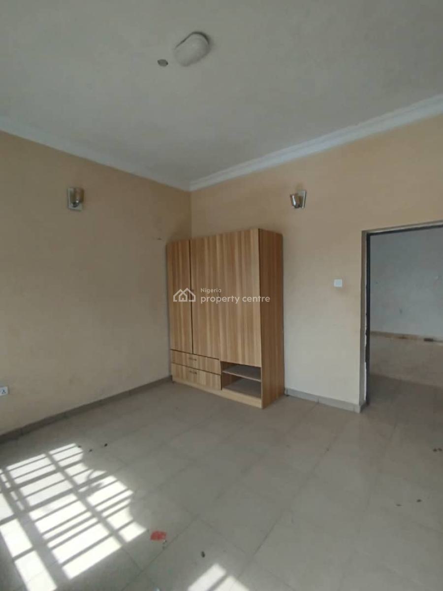 Massive 3 Bedroom on The Ground Floor a Few Seconds Off Tarred Road, Katampe, Abuja, Flat / Apartment for Rent