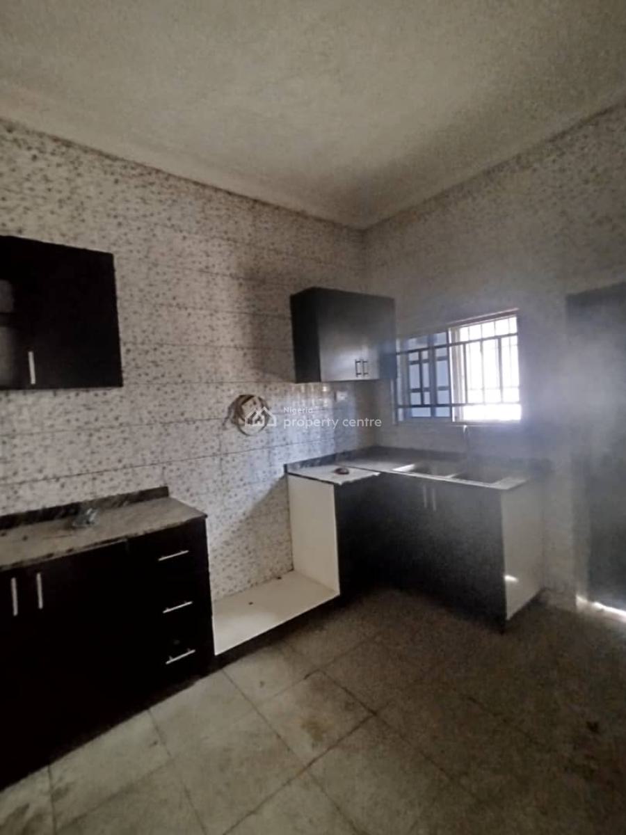 Massive 3 Bedroom on The Ground Floor a Few Seconds Off Tarred Road, Katampe, Abuja, Flat / Apartment for Rent