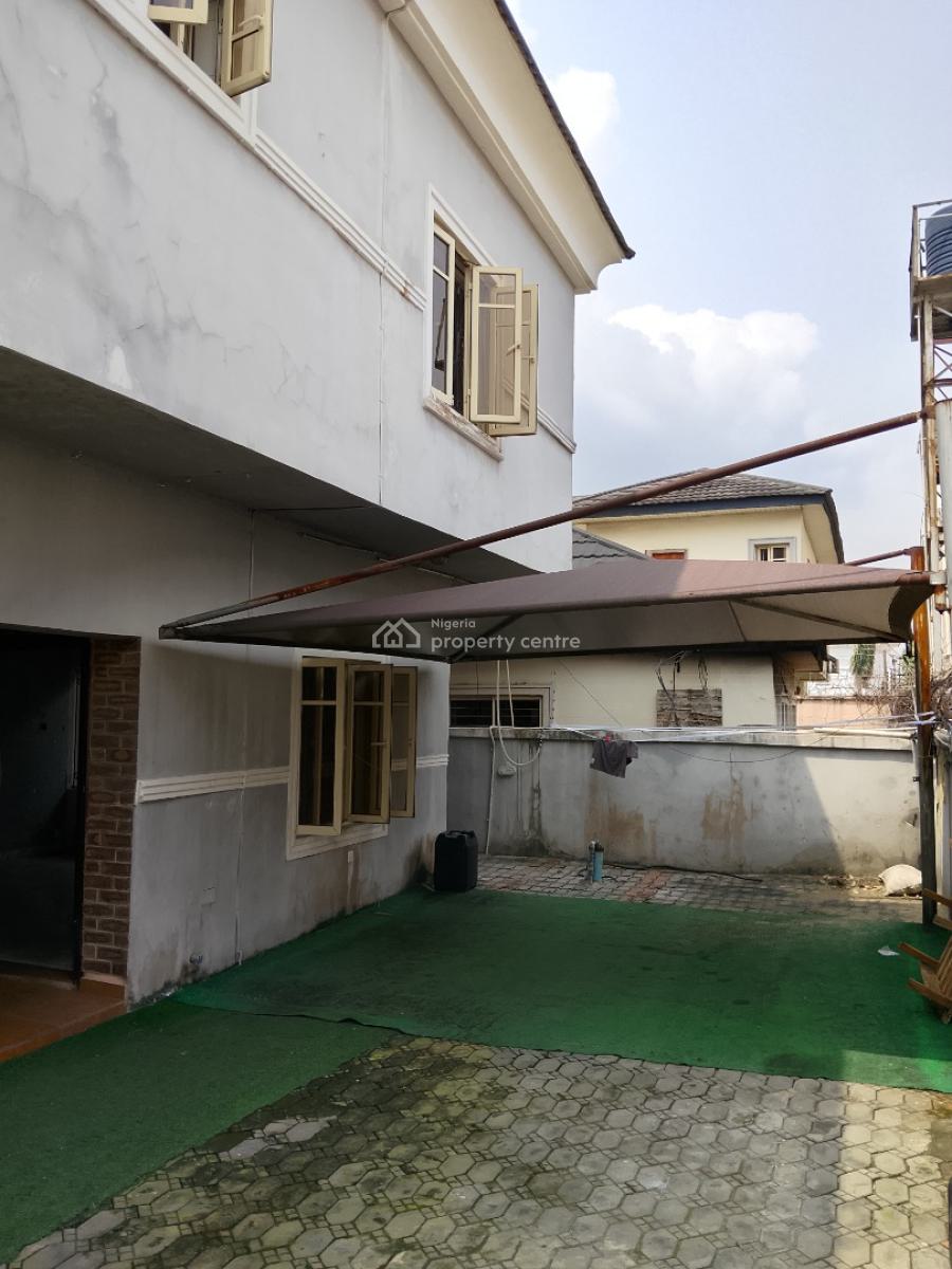 Distress 4bedroom Semi Detached Duplex with Bq, Lekki Phase 1, Lekki, Lagos, Semi-detached Duplex for Sale