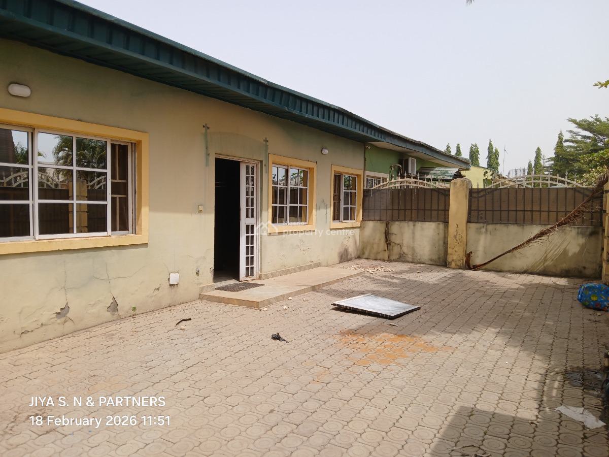 3 Bedroom Semi Detached Bungalow Alone in The Compound, Sunny Vale Estate, Galadimawa, Abuja, Semi-detached Bungalow for Rent
