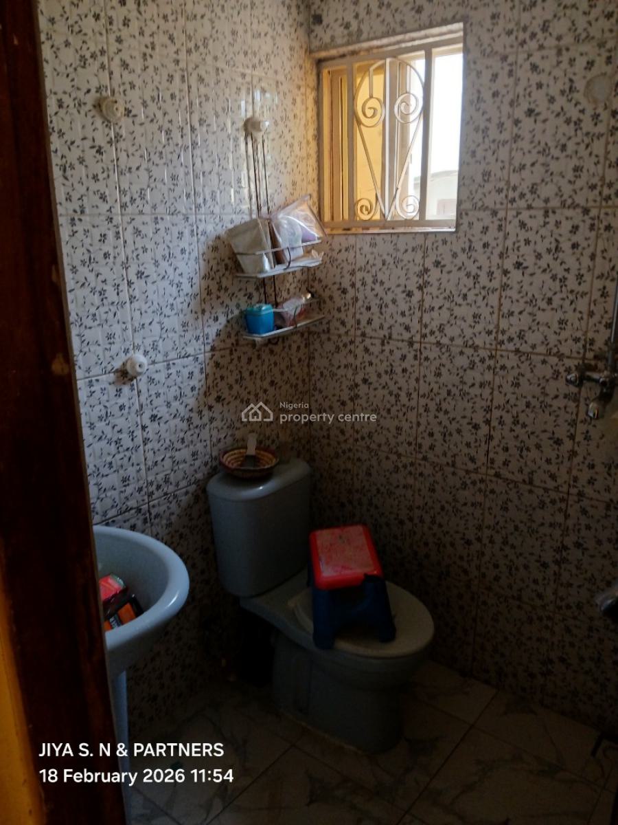 3 Bedroom Semi Detached Bungalow Alone in The Compound, Sunny Vale Estate, Galadimawa, Abuja, Semi-detached Bungalow for Rent