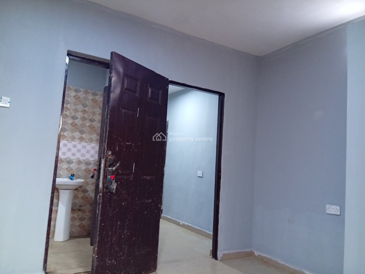Executive 3 Bedrooms with Personal Prepaid, Doyin Medina, By Crowncity Hotel and Resort, Agbara-igbesa, Lagos, House for Rent