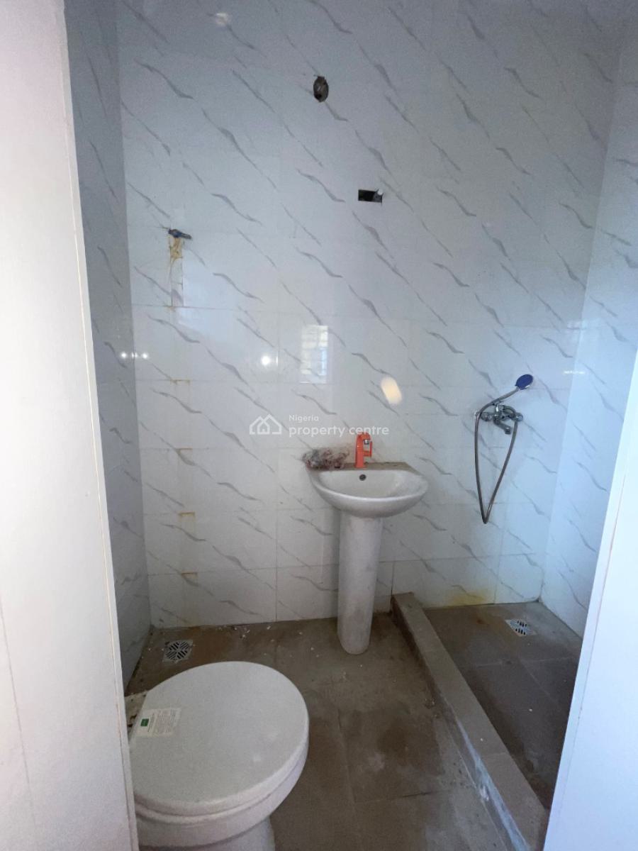 a Renovated 2 Bedrooms Apartment, Sparklinght Estate Ikota Gra Off Mobil Road, Lekki, Lagos, House for Rent