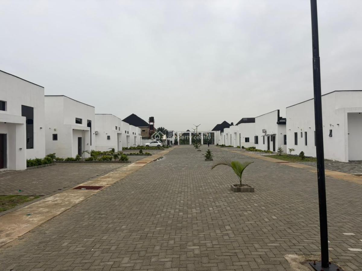 Cozy 3 Bedroom Detached Bungalow, Abraham Adesanya Road, Ogombo, Ajah, Lagos, Detached Bungalow for Sale