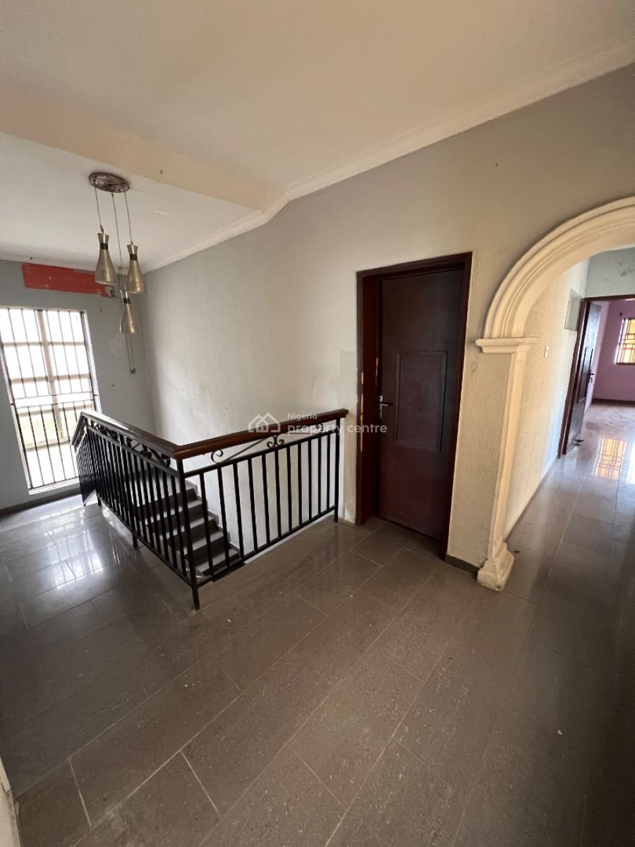 Very Spacious 5-bedroom Duplex with 2-bedroom Bq (residential /commercial), Lekki Phase 1, Lekki, Lagos, Commercial Property for Rent