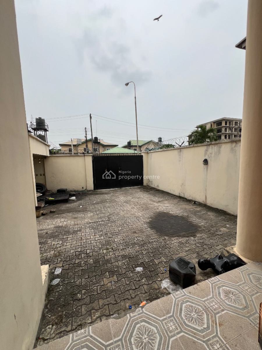 Very Spacious 5-bedroom Duplex with 2-bedroom Bq (residential /commercial), Lekki Phase 1, Lekki, Lagos, Commercial Property for Rent
