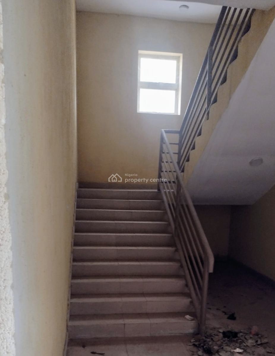 Standard Offices, Shops and Business Space, Apo, Abuja, Plaza / Complex / Mall for Sale