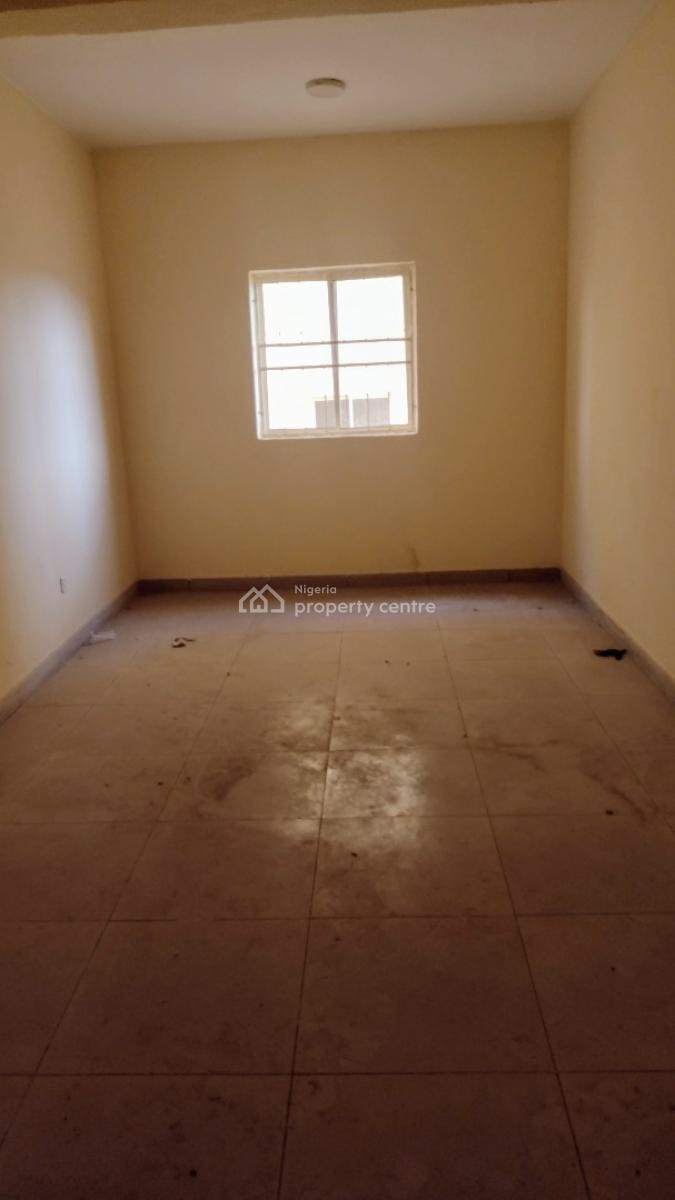 Standard Offices, Shops and Business Space, Apo, Abuja, Plaza / Complex / Mall for Sale