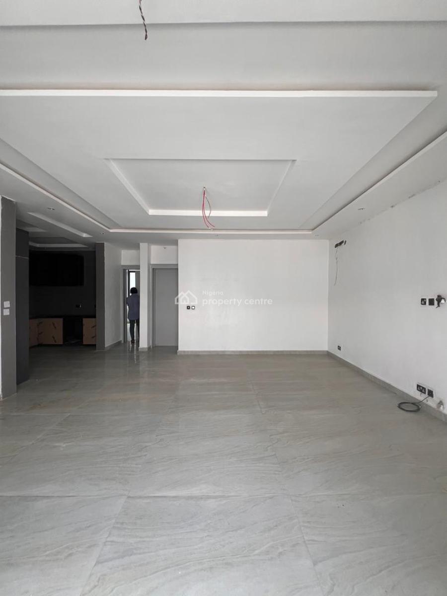 Newly Built 3 Bedroom with Communal Gym and Swimming Pool, Lekki Phase 1, Lekki, Lagos, Block of Flats for Sale