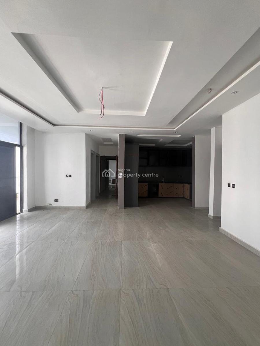 Newly Built 3 Bedroom with Communal Gym and Swimming Pool, Lekki Phase 1, Lekki, Lagos, Block of Flats for Sale