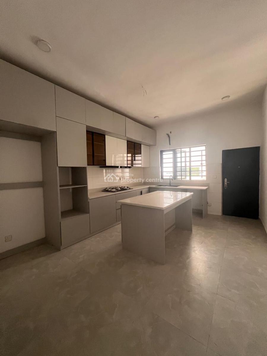 Stunning 3 Bedroom with Bq, Gym and Elevator in a Serene Environment, Lekki Phase 1, Lekki, Lagos, Block of Flats for Sale