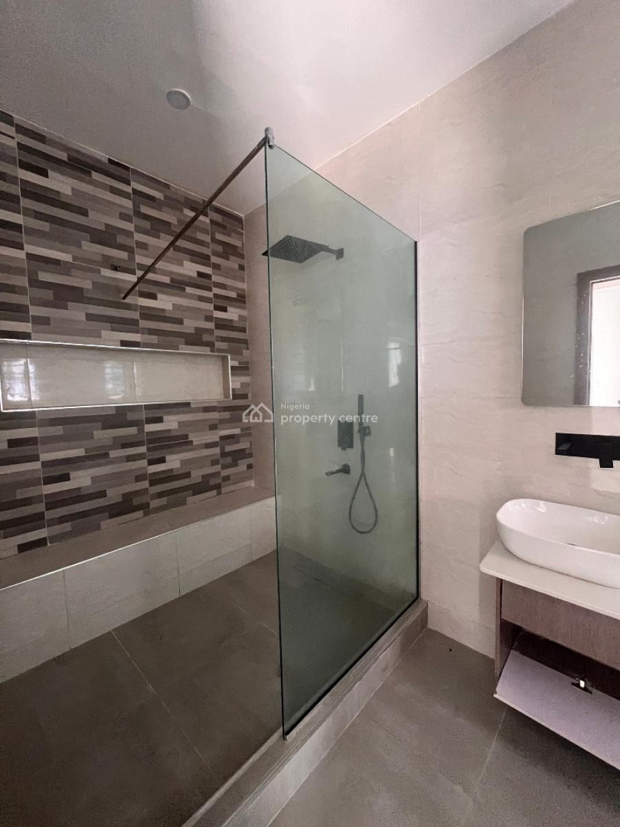 Stunning 3 Bedroom with Bq, Gym and Elevator in a Serene Environment, Lekki Phase 1, Lekki, Lagos, Block of Flats for Sale