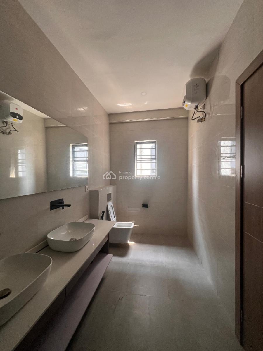 Stunning 3 Bedroom with Bq, Gym and Elevator in a Serene Environment, Lekki Phase 1, Lekki, Lagos, Block of Flats for Sale