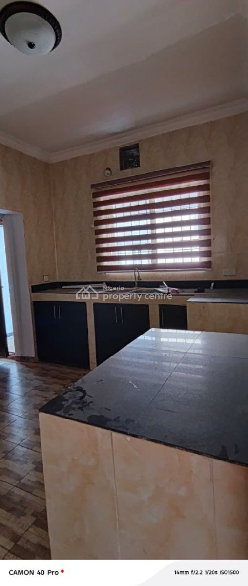 Well Maintain 2 Bedroom Flat, Lekki, Lagos, Flat / Apartment for Rent