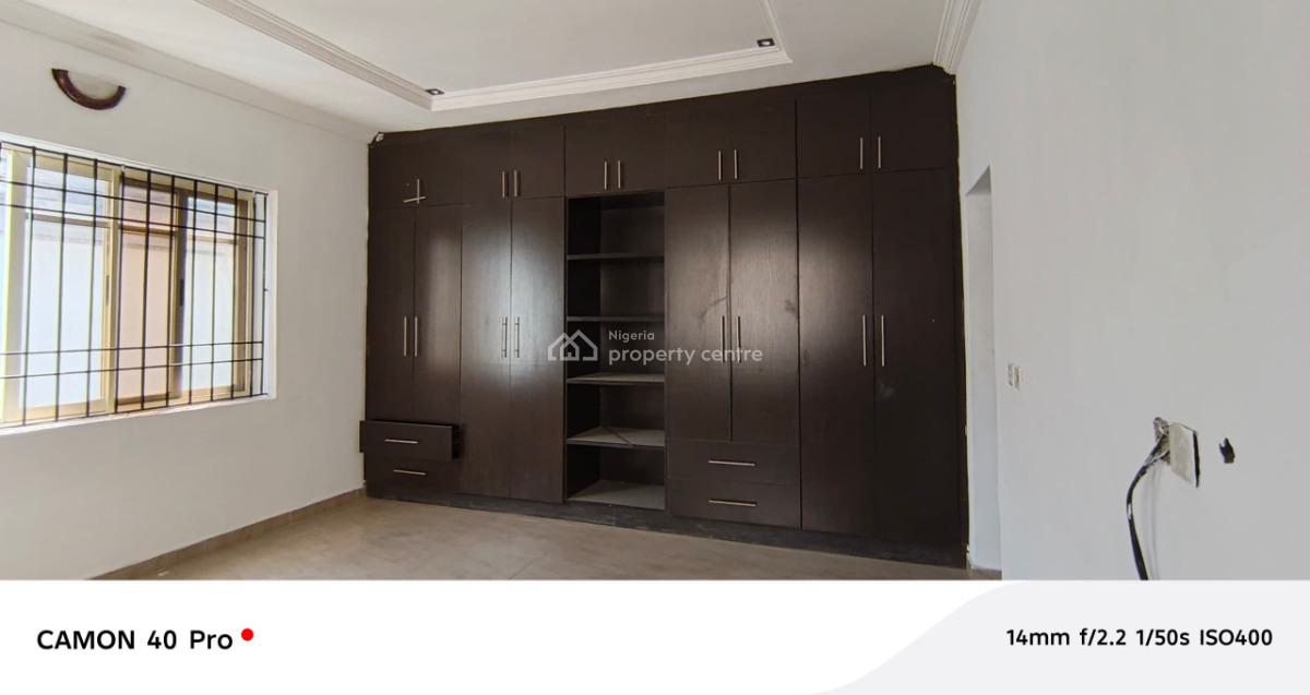 Well Maintain 2 Bedroom Flat, Lekki, Lagos, Flat / Apartment for Rent