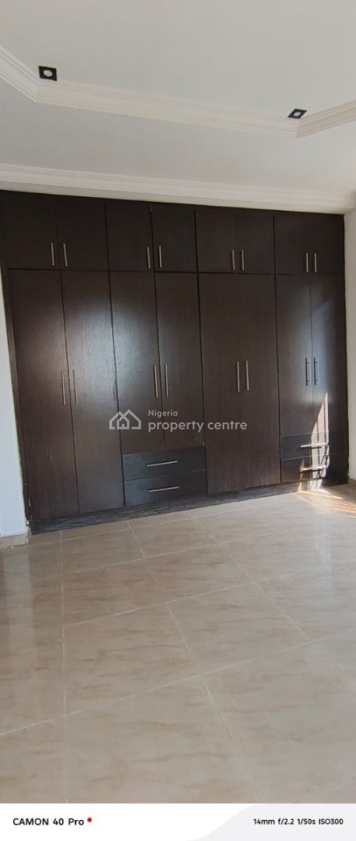 Well Maintain 2 Bedroom Flat, Lekki, Lagos, Flat / Apartment for Rent