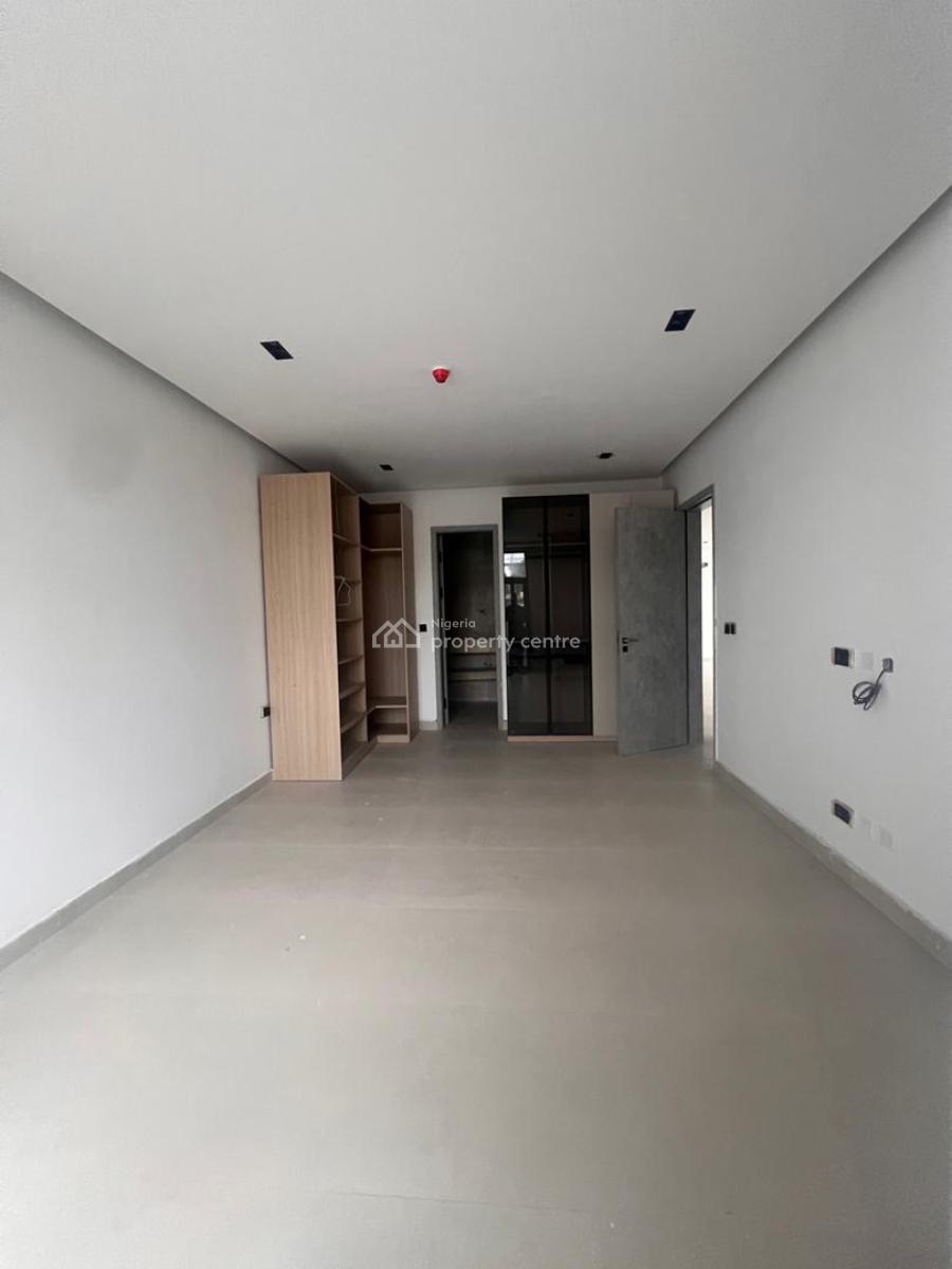 Newly Built 3 Bedroom with Elevator, Gym and Roftop Swimming Pool, Lekki Phase 1, Lekki, Lagos, Block of Flats for Sale