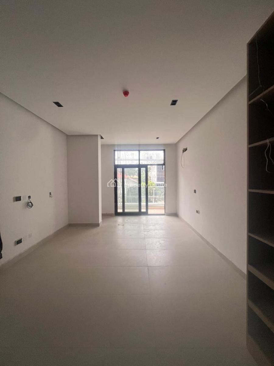 Newly Built 3 Bedroom with Elevator, Gym and Roftop Swimming Pool, Lekki Phase 1, Lekki, Lagos, Block of Flats for Sale