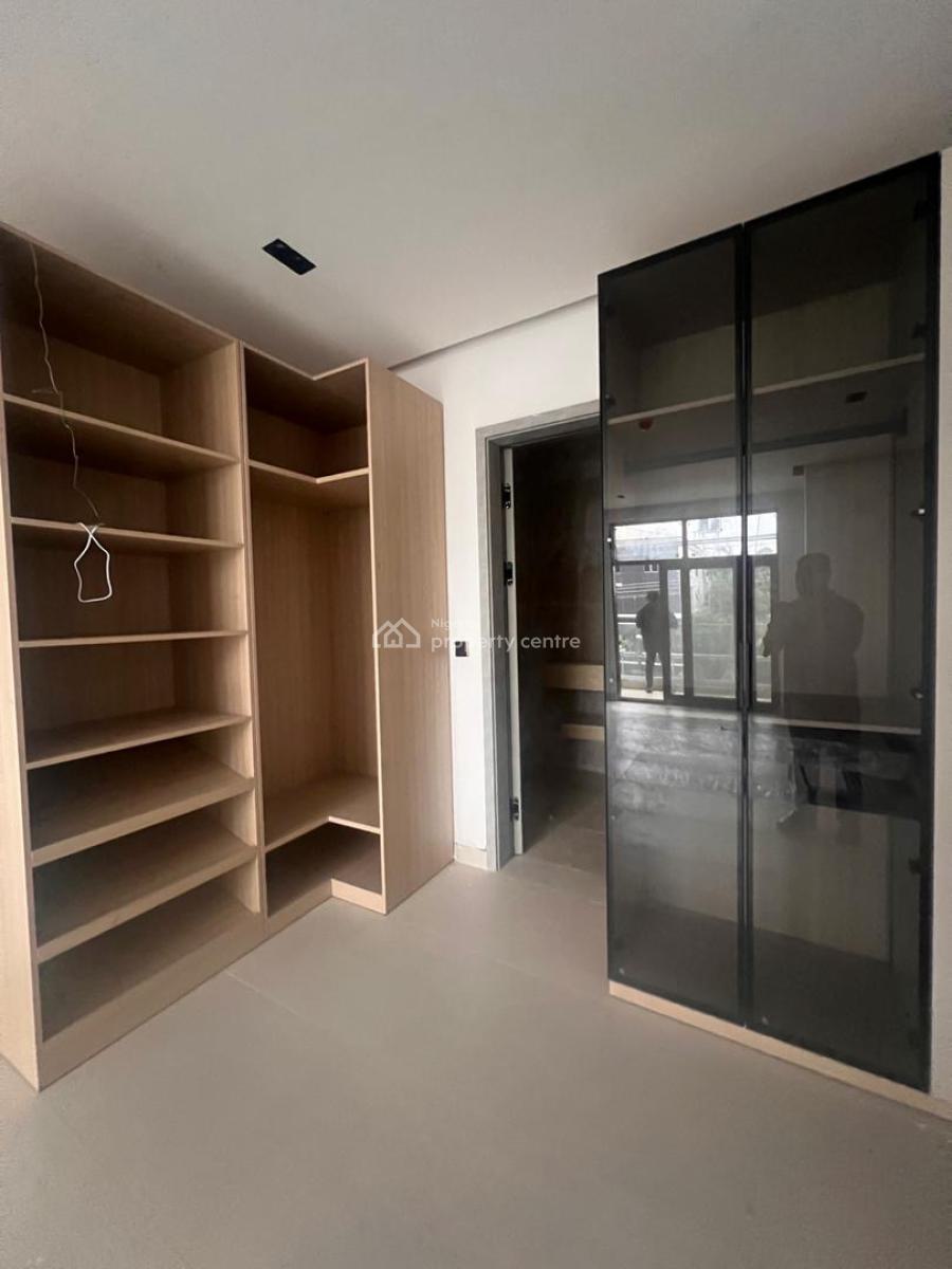 Newly Built 3 Bedroom with Elevator, Gym and Roftop Swimming Pool, Lekki Phase 1, Lekki, Lagos, Block of Flats for Sale