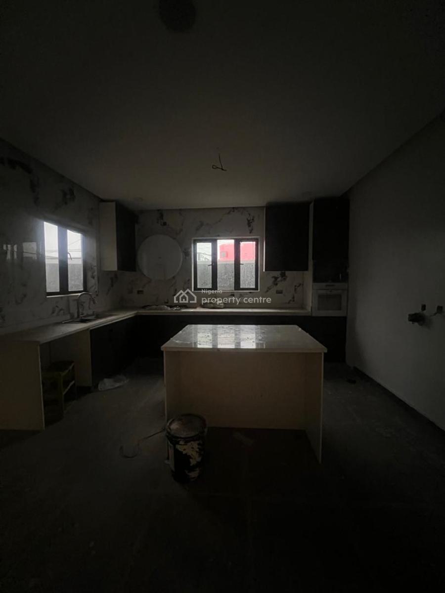 Exclusive 6 Bedroom Semi- Detached Duplex with Bq, Lekki Phase 1, Lekki, Lagos, Semi-detached Duplex for Sale