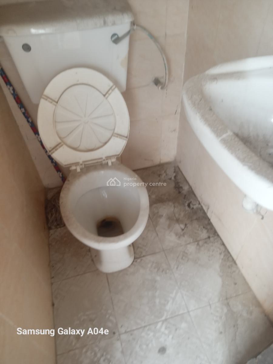 Spacious Fine 2 Bedroom Flat Upstairs, Royal Palm Will Estate Badore Ajah, Badore, Ajah, Lagos, Flat / Apartment for Rent