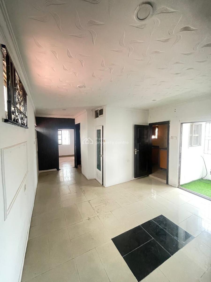 1 Bedroom Penthouse Apartment, Lekki Phase 1, Lekki, Lagos, Flat / Apartment for Rent