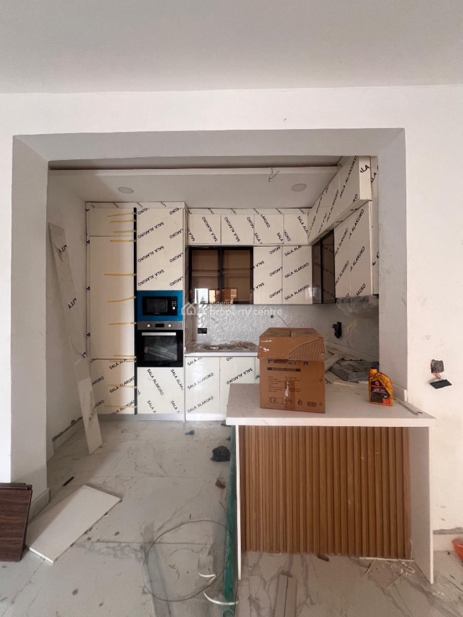 Newly Built 2 Bedroom with Elevator, Gym and Swimming Pool, Lekki Phase 1, Lekki, Lagos, Block of Flats for Sale