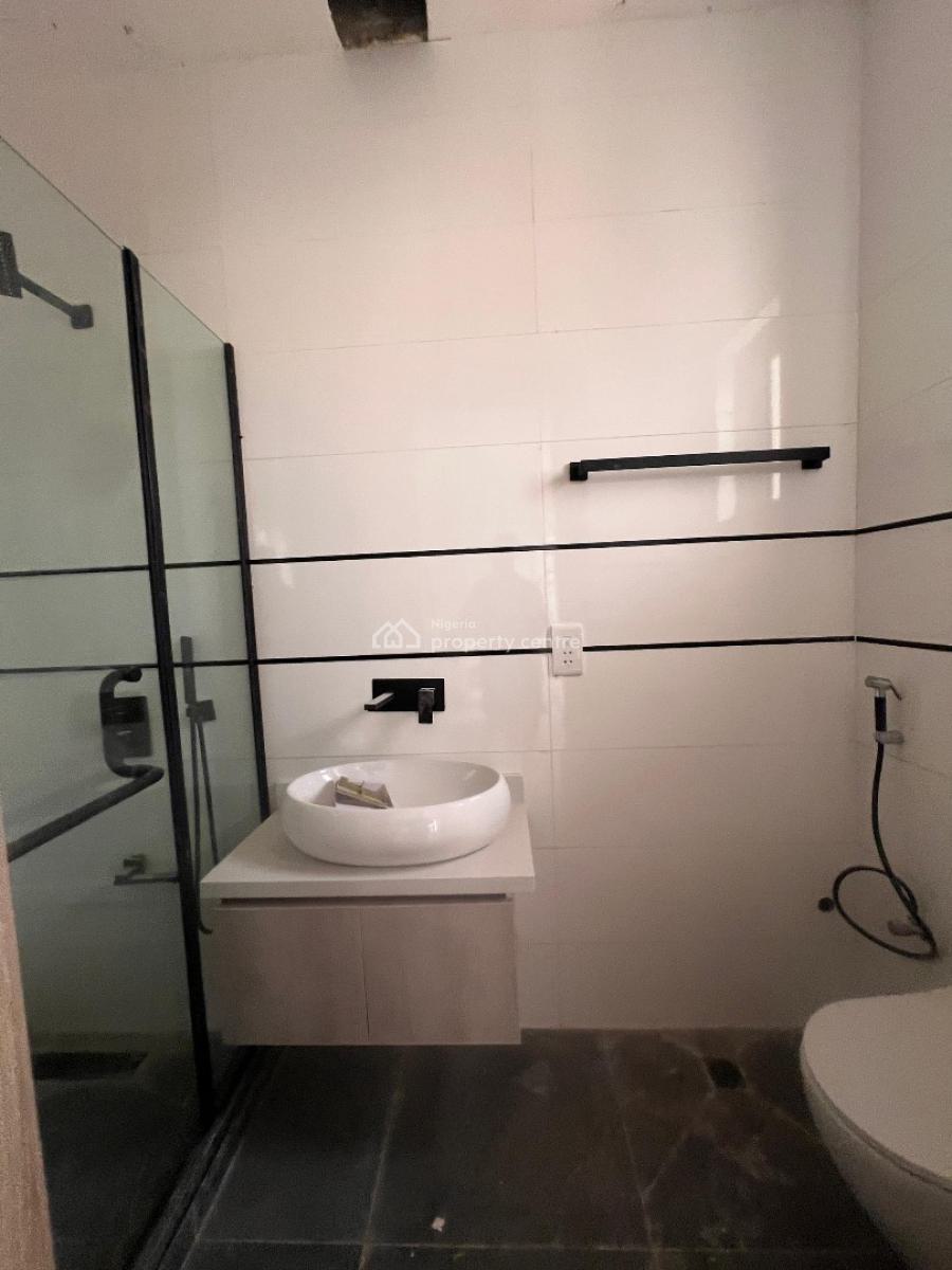 Newly Built 2 Bedroom with Elevator, Gym and Swimming Pool, Lekki Phase 1, Lekki, Lagos, Block of Flats for Sale