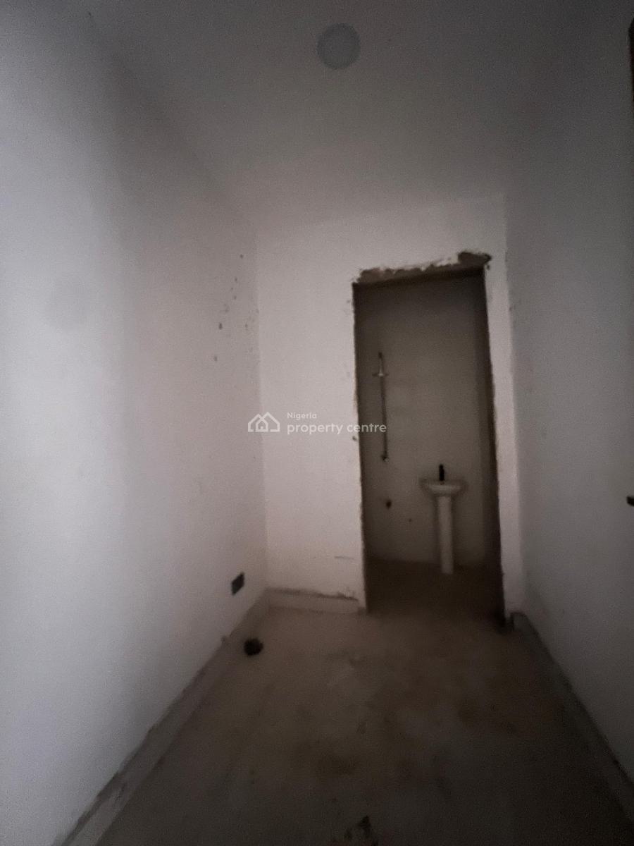 Newly Built 2 Bedroom with Elevator, Gym and Swimming Pool, Lekki Phase 1, Lekki, Lagos, Block of Flats for Sale