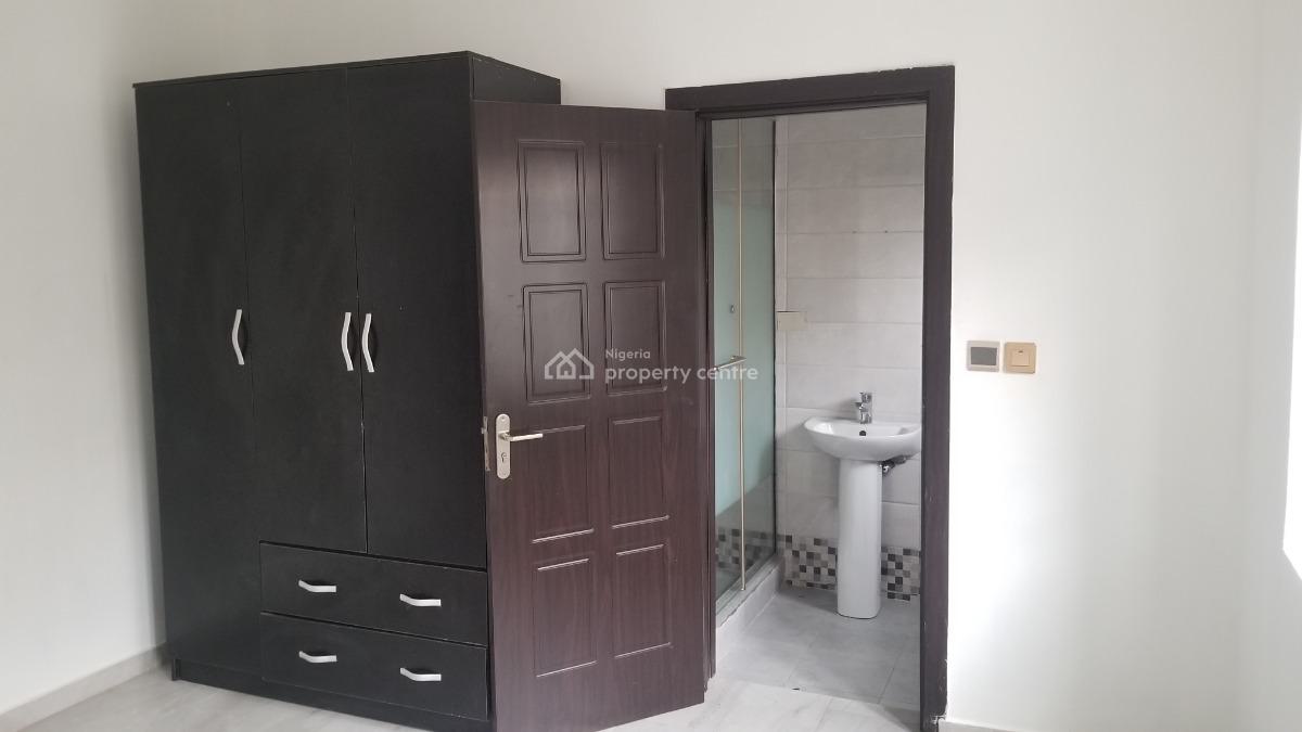 Serviced 3 Bedroom Flat, Ikeja Gra, Ikeja, Lagos, Flat / Apartment for Rent