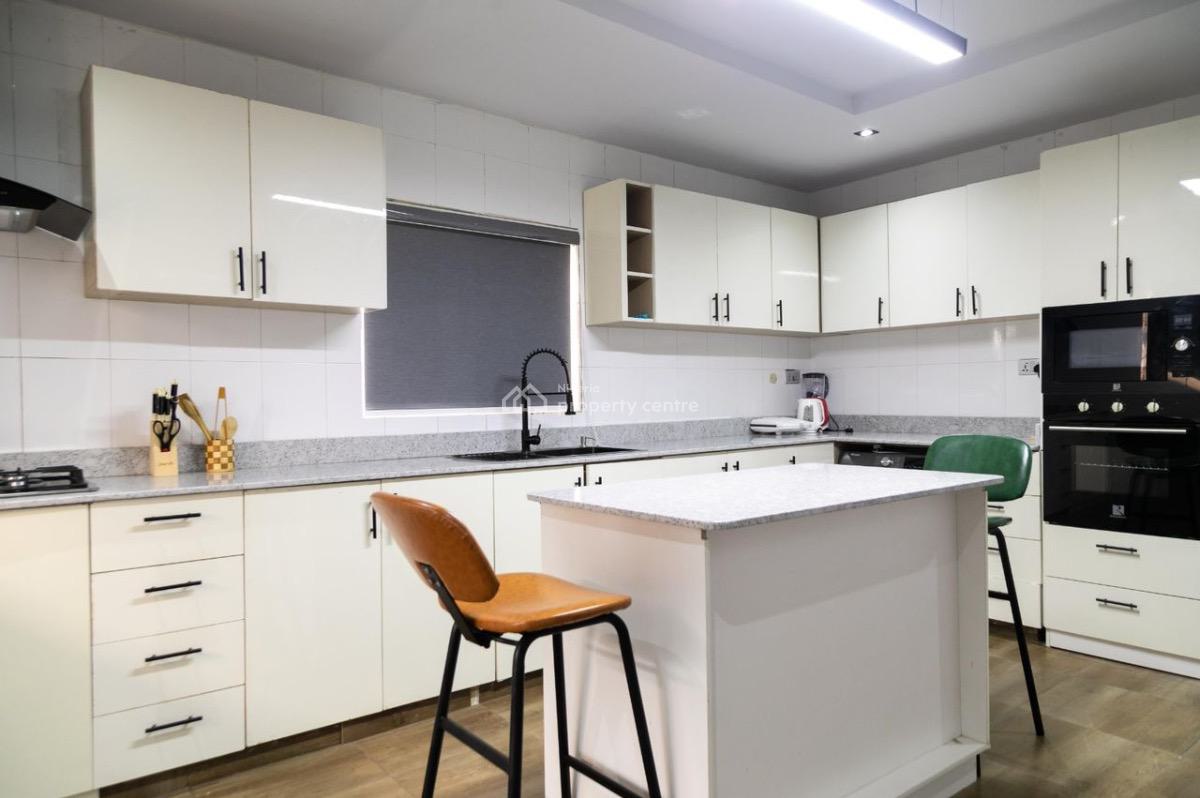 1 Bedroom Apartment with Rooftop Available From Today, Lekki Phase 1, Lekki, Lagos, Flat / Apartment Short Let