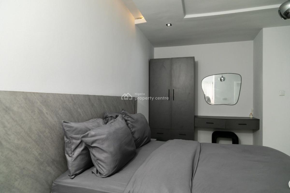 1 Bedroom Apartment with Rooftop Available From Today, Lekki Phase 1, Lekki, Lagos, Flat / Apartment Short Let