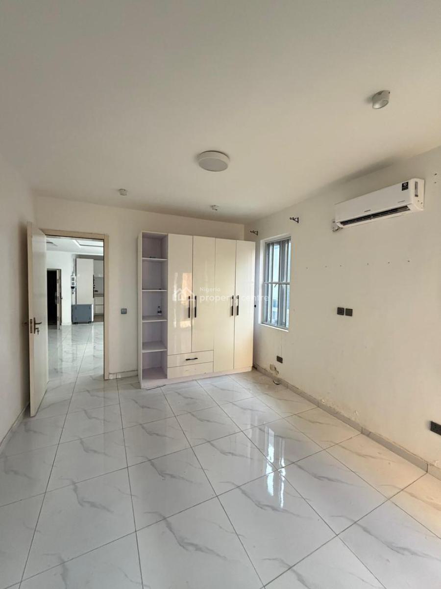 Well Maintained 2 Bedroom Apartment, Ologolo, Lekki, Lagos, Flat / Apartment for Rent
