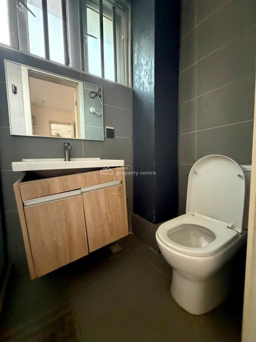 Well Maintained 2 Bedroom Apartment, Ologolo, Lekki, Lagos, Flat / Apartment for Rent