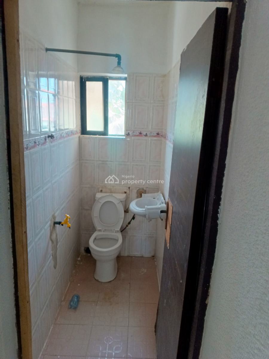 3 Bedrooms Flat, on 1st Floor, Admiralty Homes Estate, Alpha Beach Road, New Road Bus-stop, Igbo Efon, Lekki, Lagos, Flat / Apartment for Rent