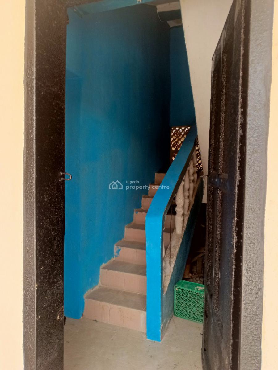 3 Bedrooms Flat, on 1st Floor, Admiralty Homes Estate, Alpha Beach Road, New Road Bus-stop, Igbo Efon, Lekki, Lagos, Flat / Apartment for Rent