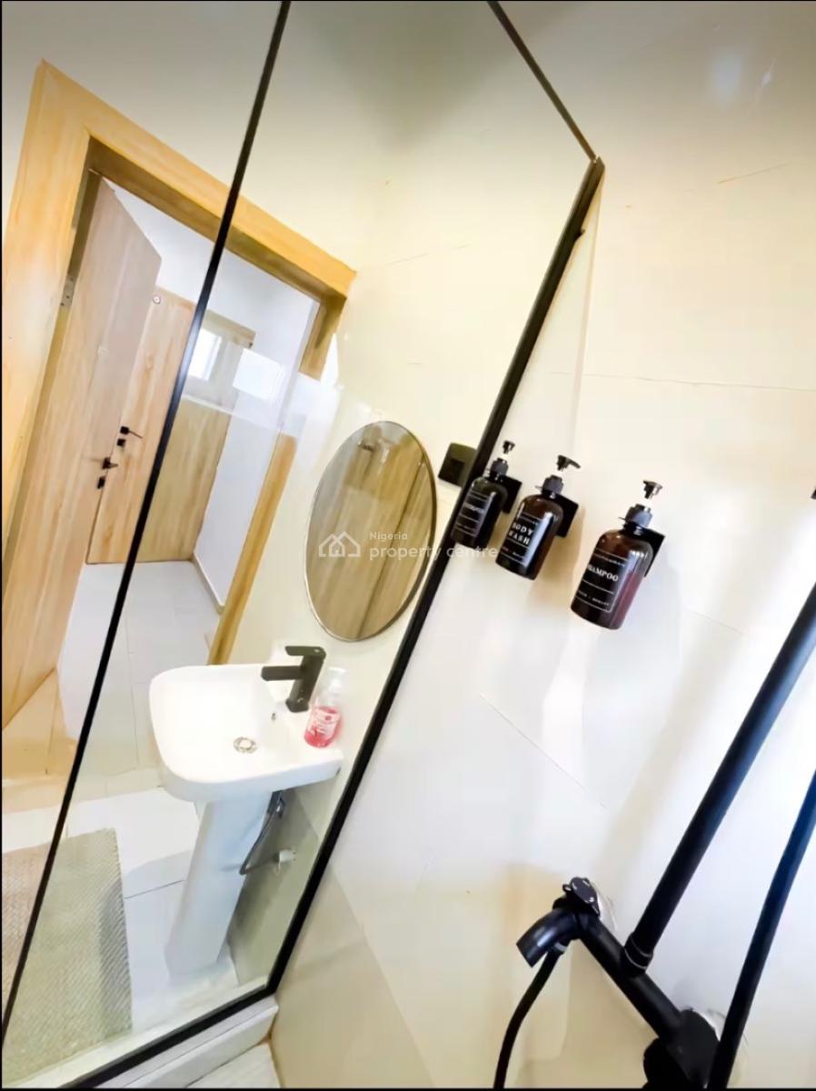 2 Bedroom Serviced Apartment, Prime Waters Gardens, Lekki Phase 1, Lekki, Lagos, Flat / Apartment for Rent