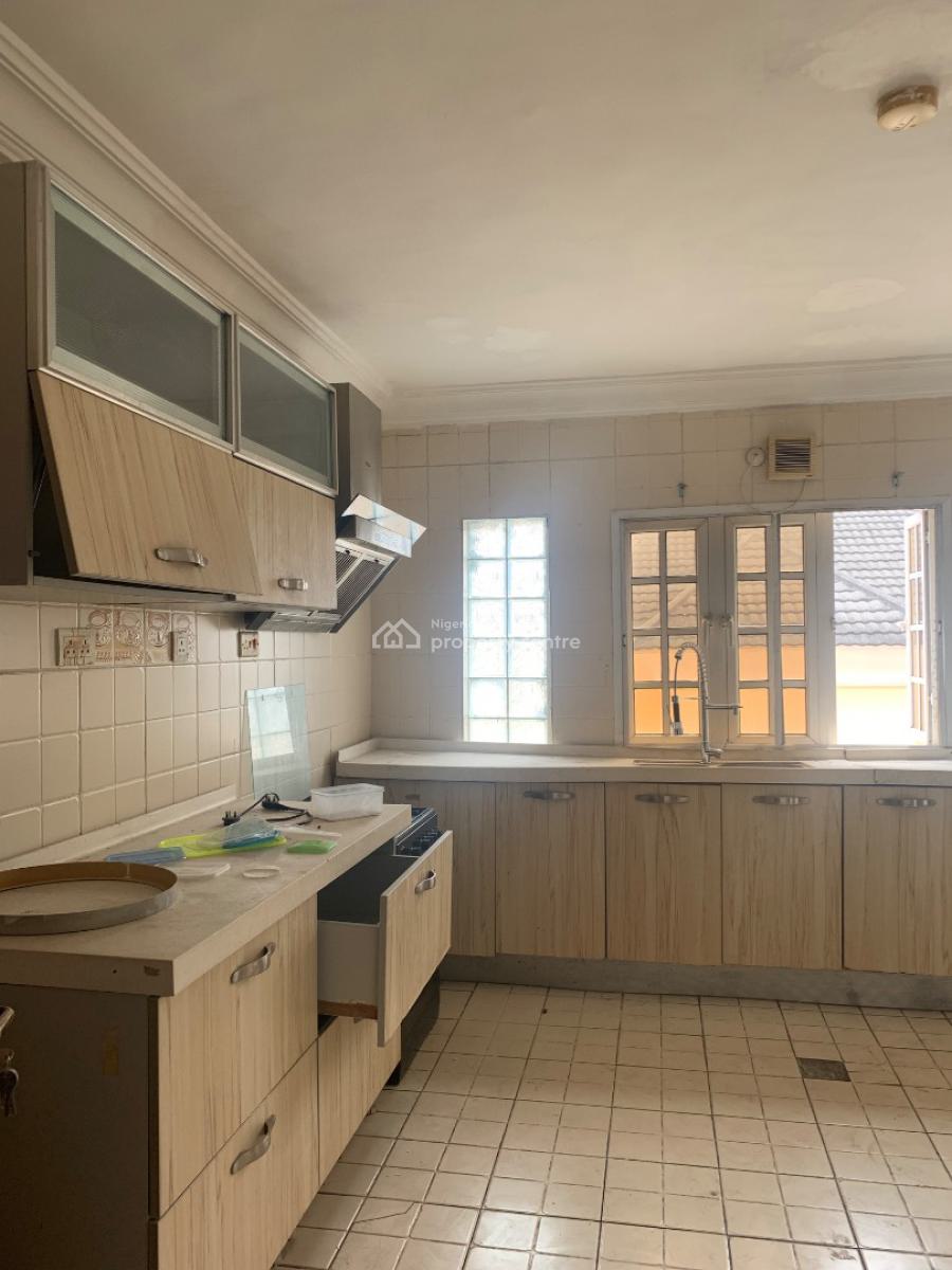 Service 3 Bedroom Flat with a Room Bq., Oniru Estate, Victoria Island (vi), Lagos, Flat / Apartment for Rent