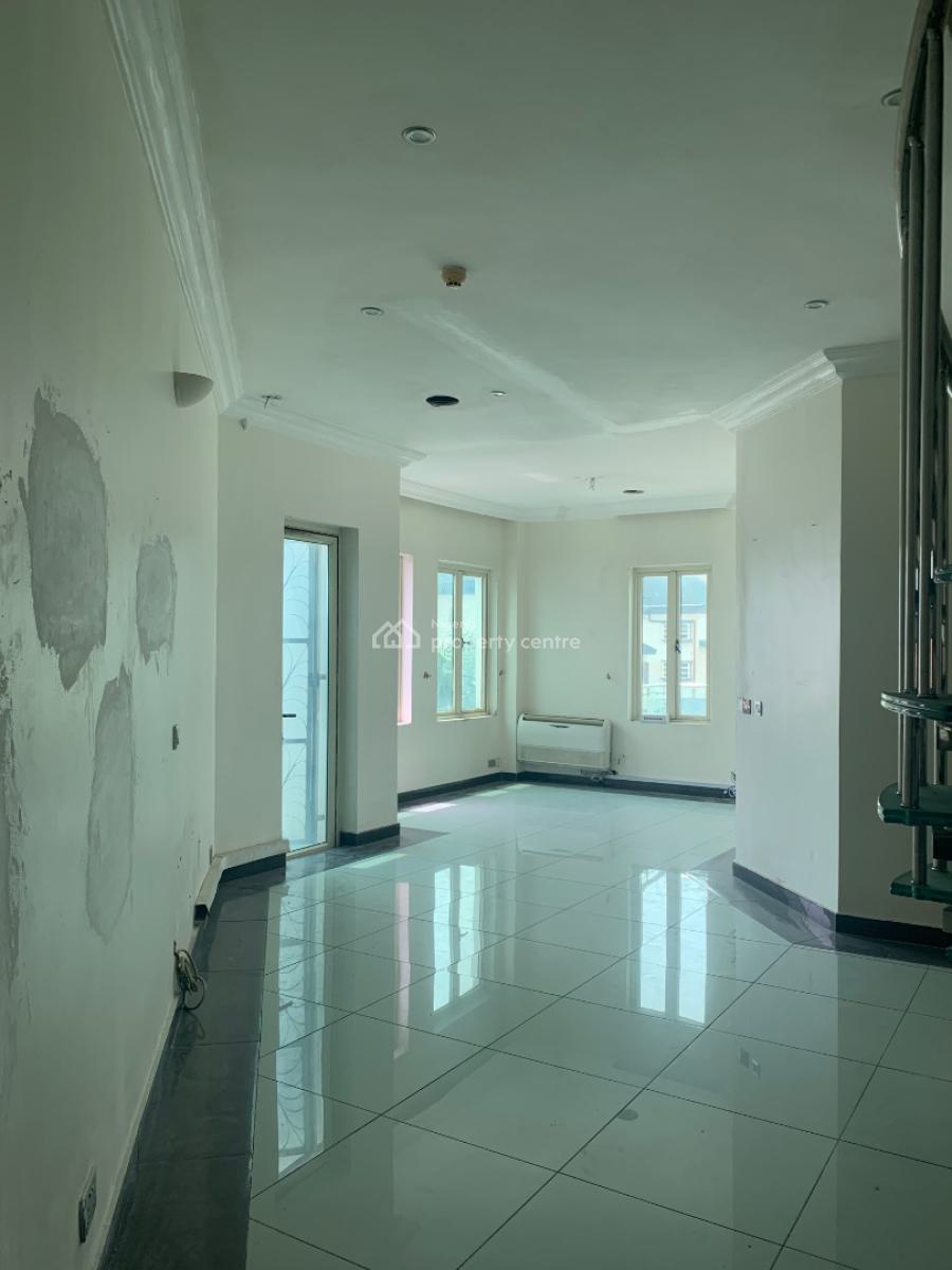 Service 2bedroom Flat with Roof Top, Oniru Estate, Victoria Island, Oniru, Victoria Island (vi), Lagos, Flat / Apartment for Rent