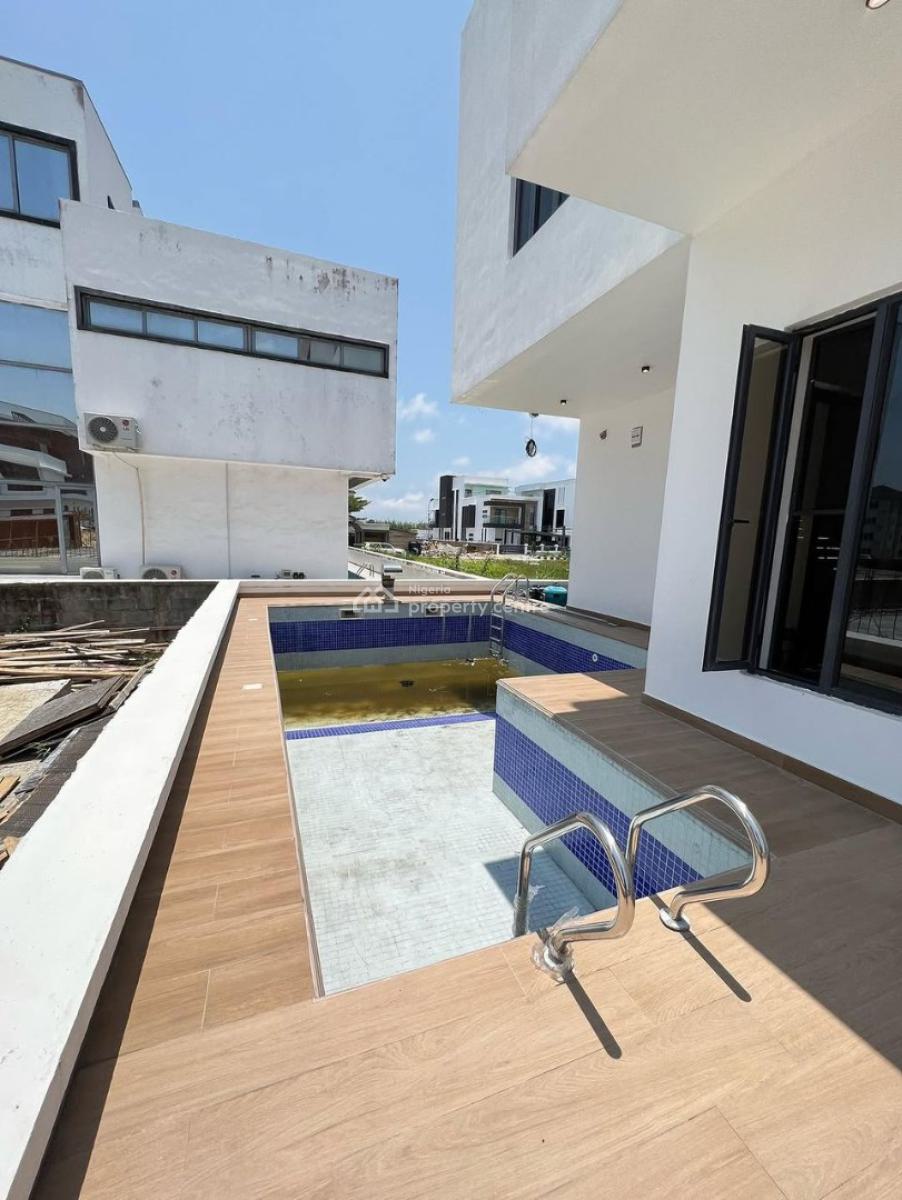 Luxurious 5 Bedroom Detached with 2 Bq in a Secure Estate, Pinnock Beach Estate, Lekki, Lagos, Detached Duplex for Sale