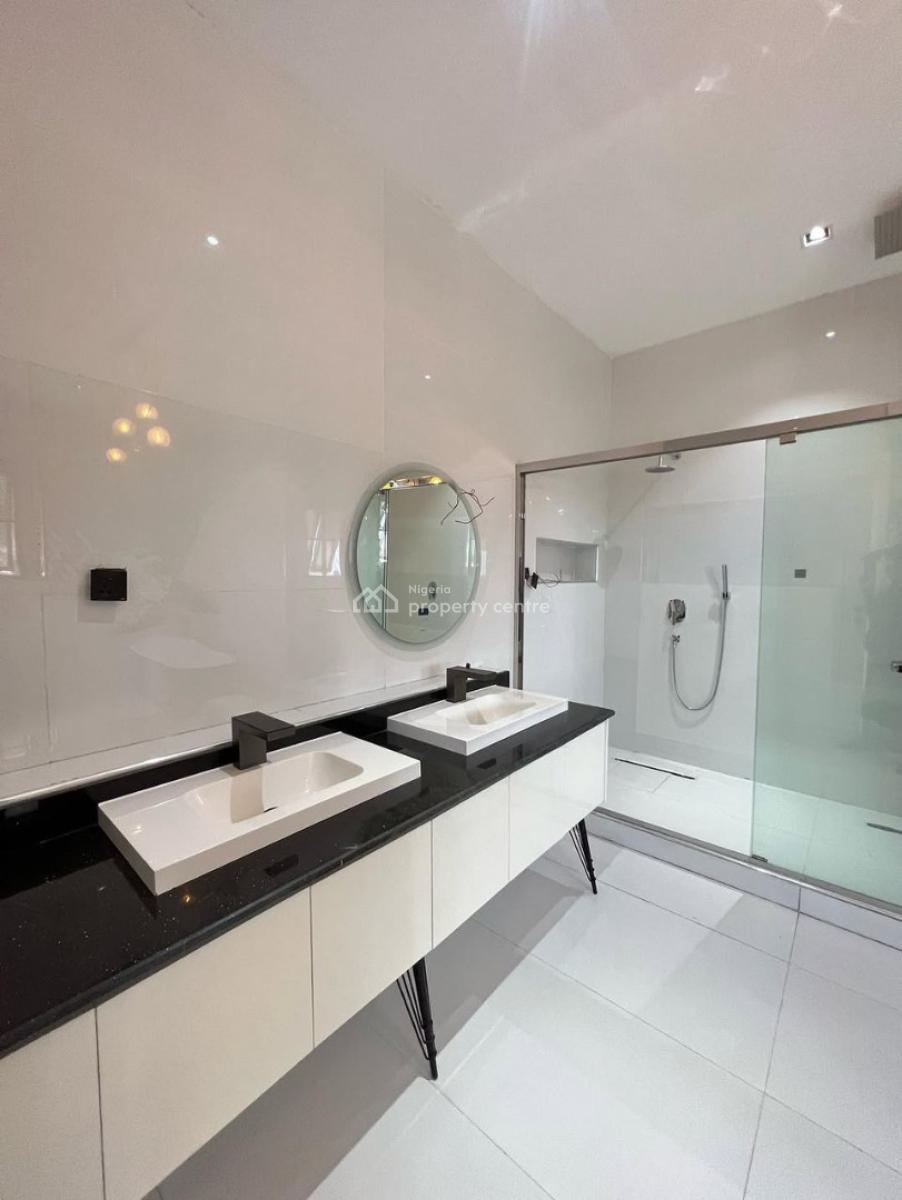 Luxurious 5 Bedroom Detached with 2 Bq in a Secure Estate, Pinnock Beach Estate, Lekki, Lagos, Detached Duplex for Sale