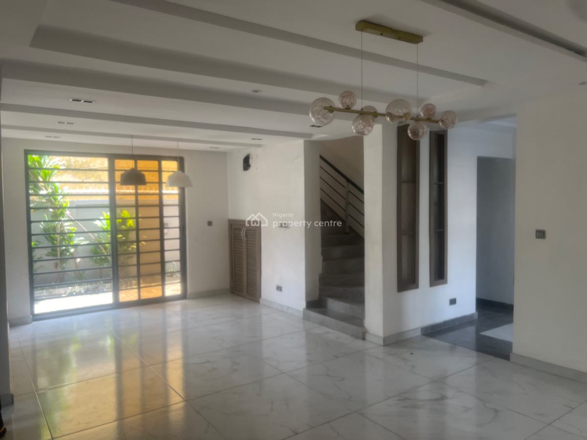 Self Compound 4 Bedroom Semi Detached Duplex with a Room Bq, Lekki Phase 1, Lekki, Lagos, Semi-detached Duplex for Rent