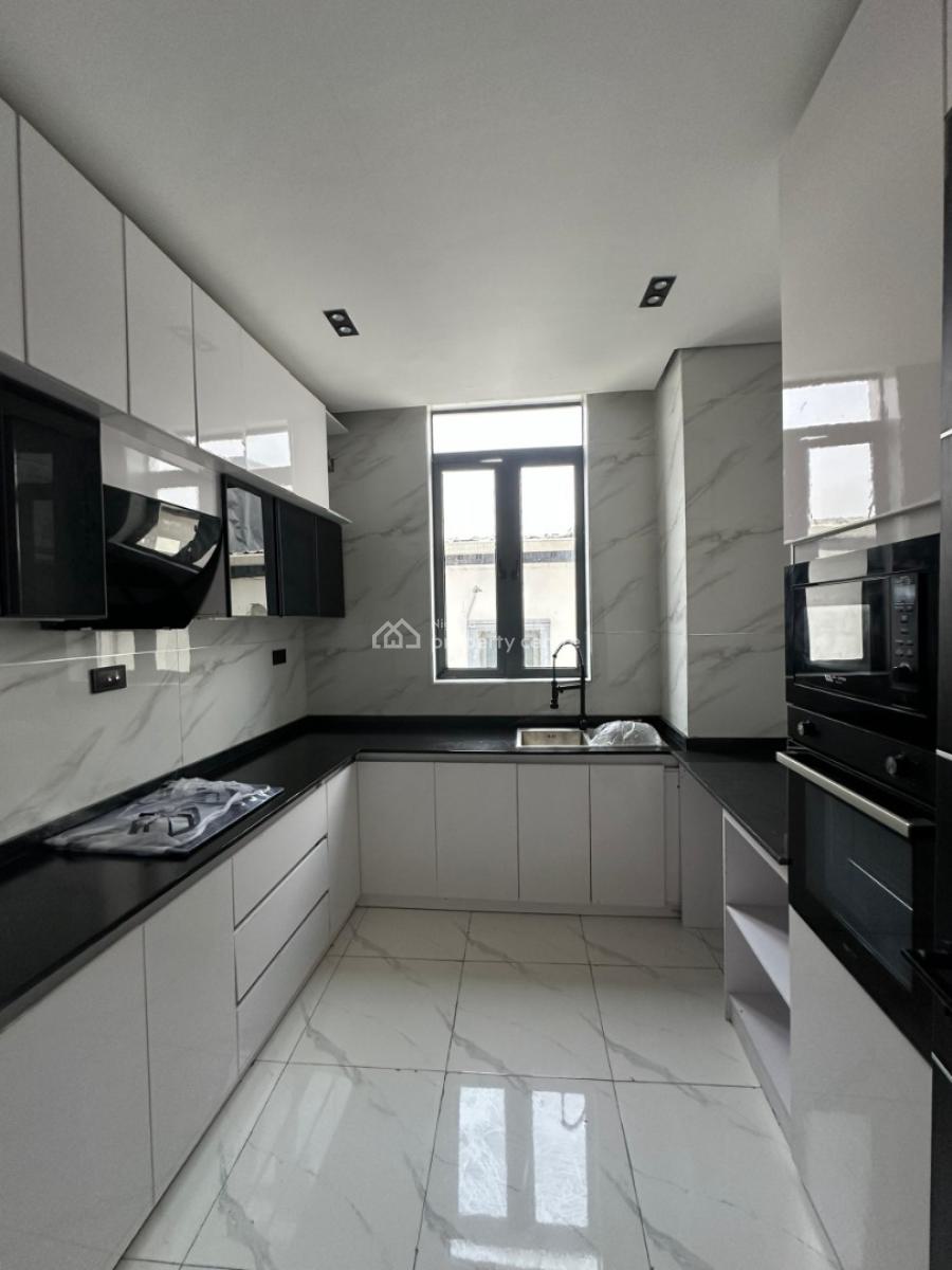 Very Spacious & Tastefully Finished 1 Bedroom Apartment, Ologolo, Lekki, Lagos, Flat / Apartment for Sale