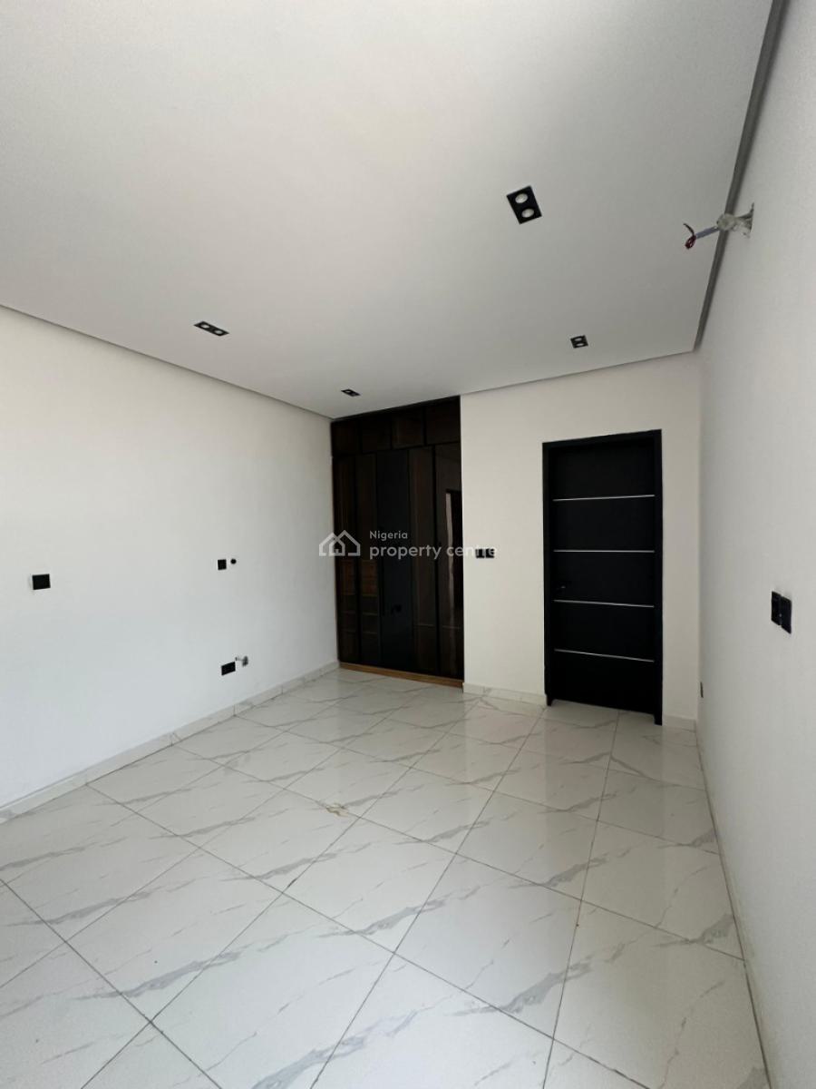 Very Spacious & Tastefully Finished 1 Bedroom Apartment, Ologolo, Lekki, Lagos, Flat / Apartment for Sale