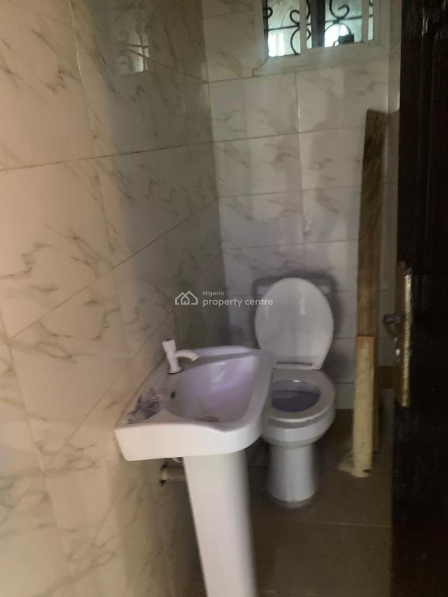 Well Maintained Nice Standard 2 Bedroom Flat, Sea Flow Estate, Oworonshoki, Kosofe, Lagos, Flat / Apartment for Rent