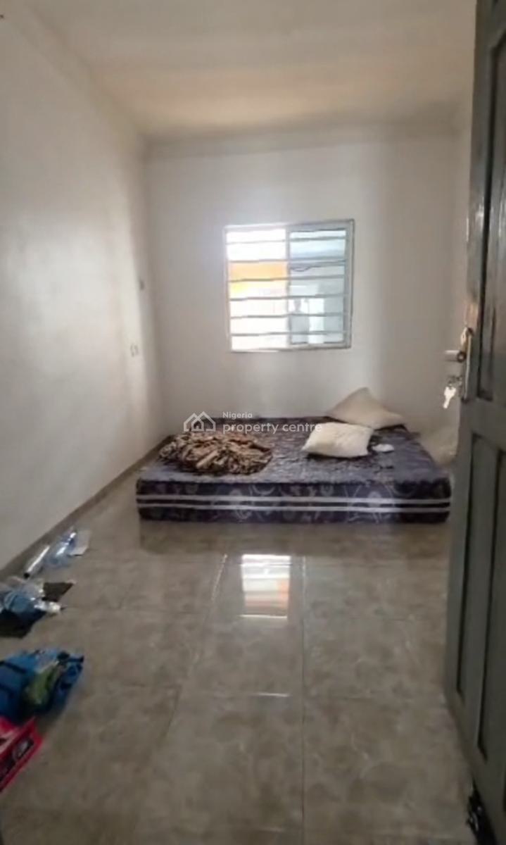 Standard Miniflat in Shomolu, Shomolu, Lagos, Mini Flat (room and Parlour) for Rent