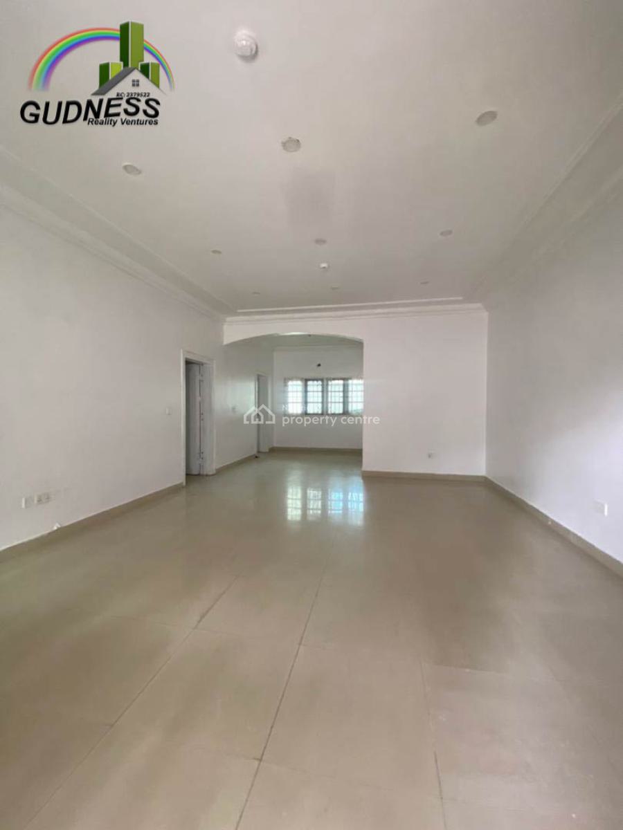 Newly Renovated 3 Bedroom Flat, Lekki Phase 1, Lekki, Lagos, Flat / Apartment for Rent