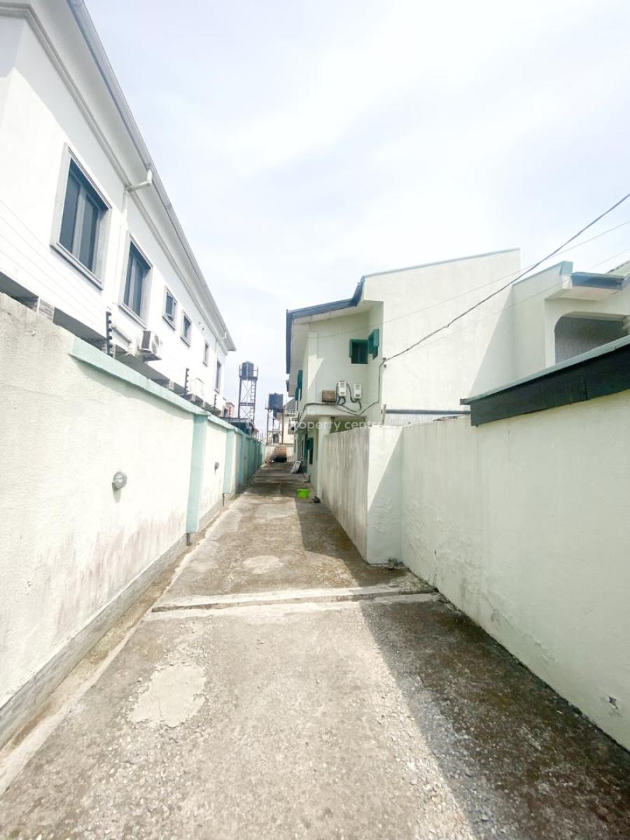 a 2 Bedroom Flat, Gra Phase 1, Magodo, Lagos, Flat / Apartment for Rent