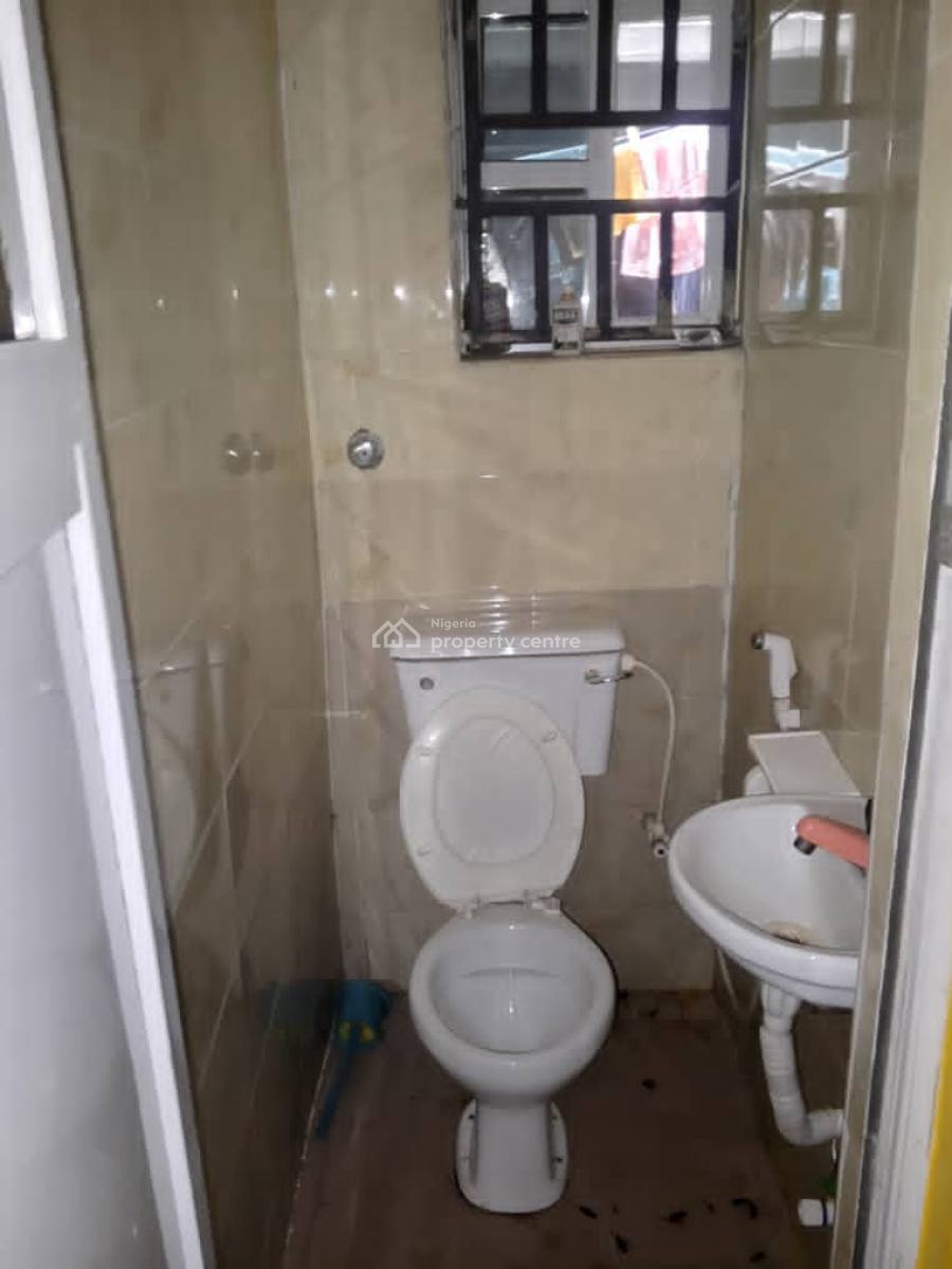Mini Flat, Adekunle, Yaba, Lagos, Mini Flat (room and Parlour) for Rent