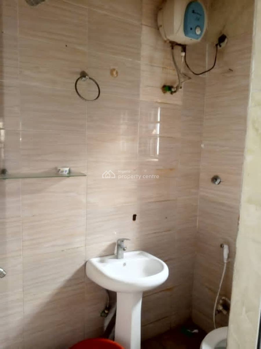 Mini Flat, Adekunle, Yaba, Lagos, Mini Flat (room and Parlour) for Rent